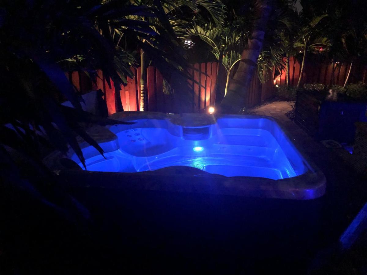 Billy'S Resort- Men Only - Solo Hombres Wilton Manors Εξωτερικό φωτογραφία